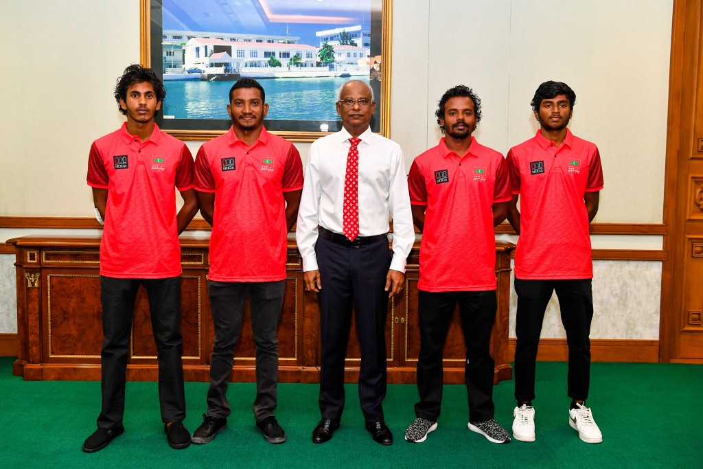 Raees, National body boarding senior team ah hihvaru dhehvaifi
