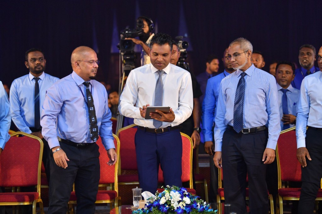 STELCO ah furaalhu kuhyyan dheegen aamdhanee libey 