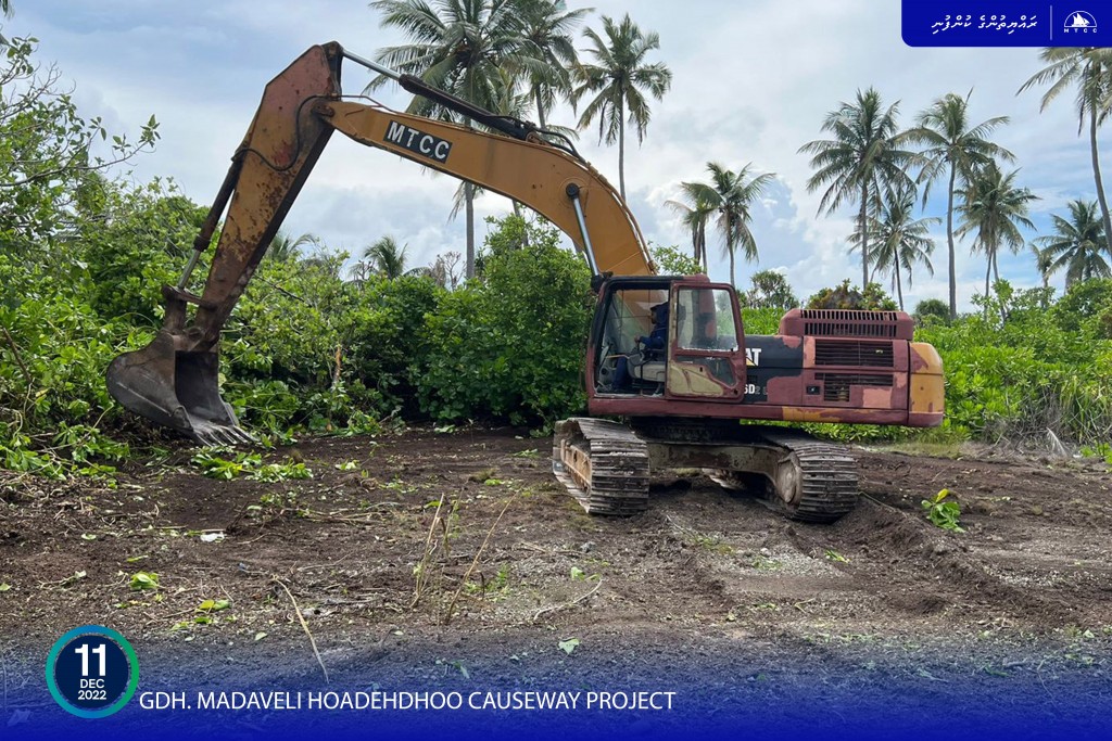 Madaveli-hoandehdhoo causeway ge bridge magu saafu kuran fashaifi