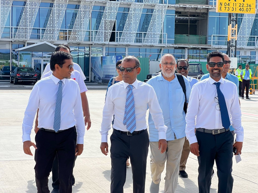 Ilyas aai Amru ah thaaeedhu kuranee dharani hallu kuran, 3 iru kaigen ulheveynee e beyfulhunnaa eku: Nasheed