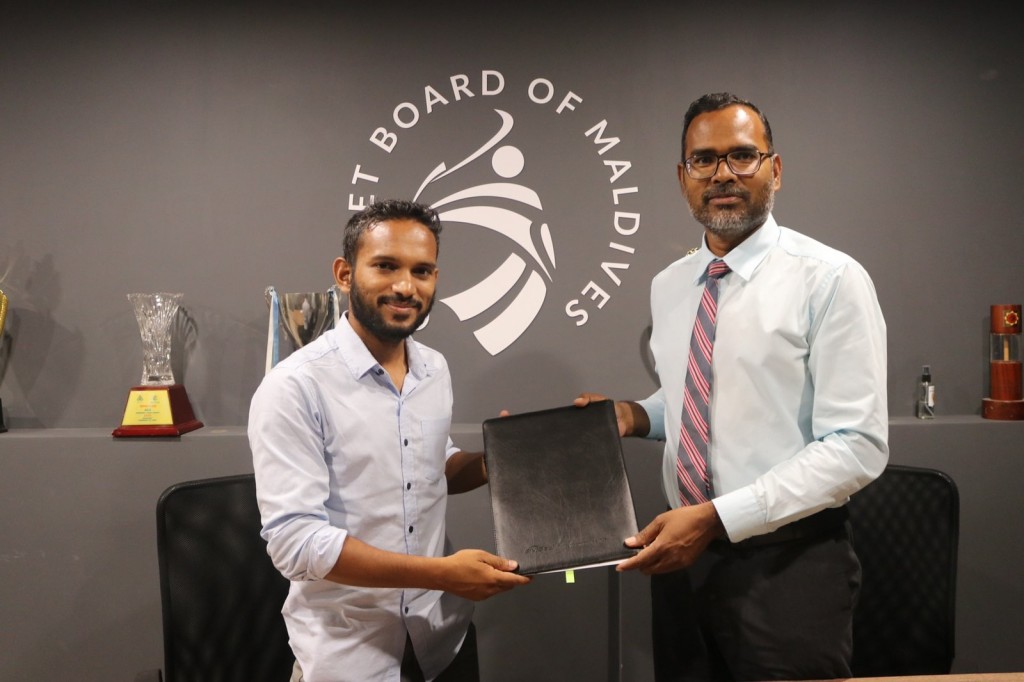 Cricket board ge financial controller akah Maiz