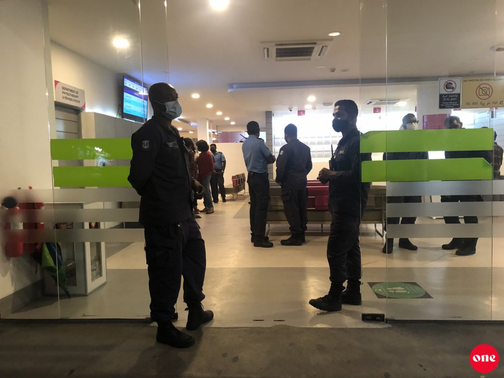 Aslam ah evves aniyaa eh dheefa eh nuvaane: Corrections