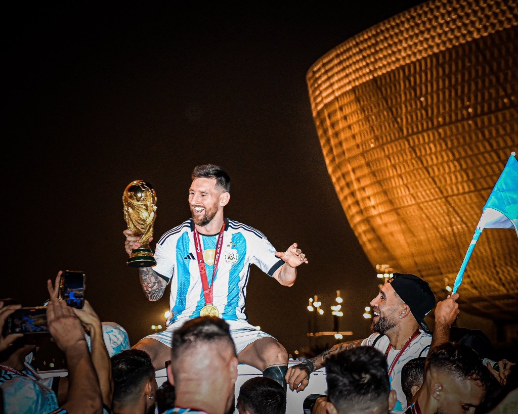 Messi World Cup jersey thakeh neelamugai vikkaalanee, Final match ge jersey ehvves himeney!