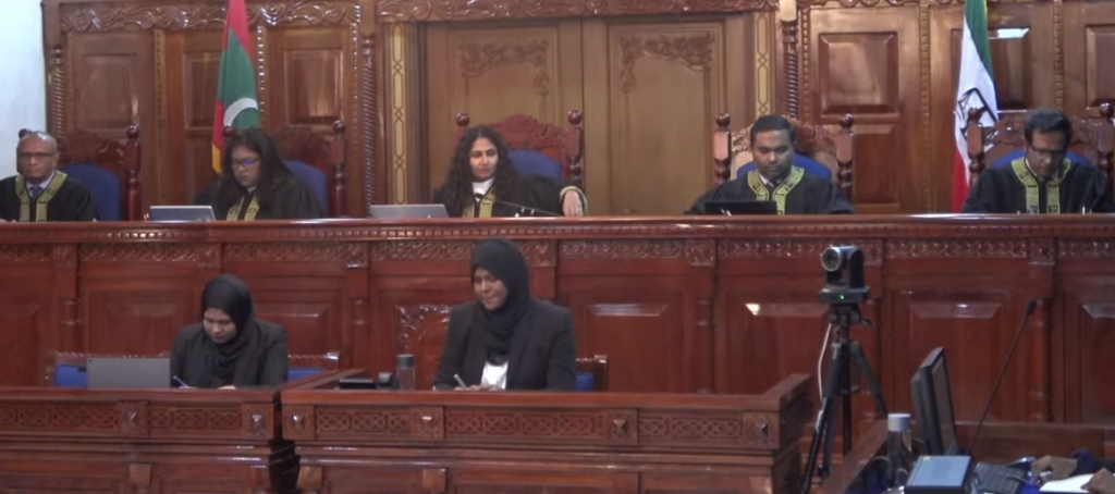 Husgondi massala: Aduehunthahnimmaalaifi kameh olhunfiluvan neiynama dhen onnaanee hukum ivvun