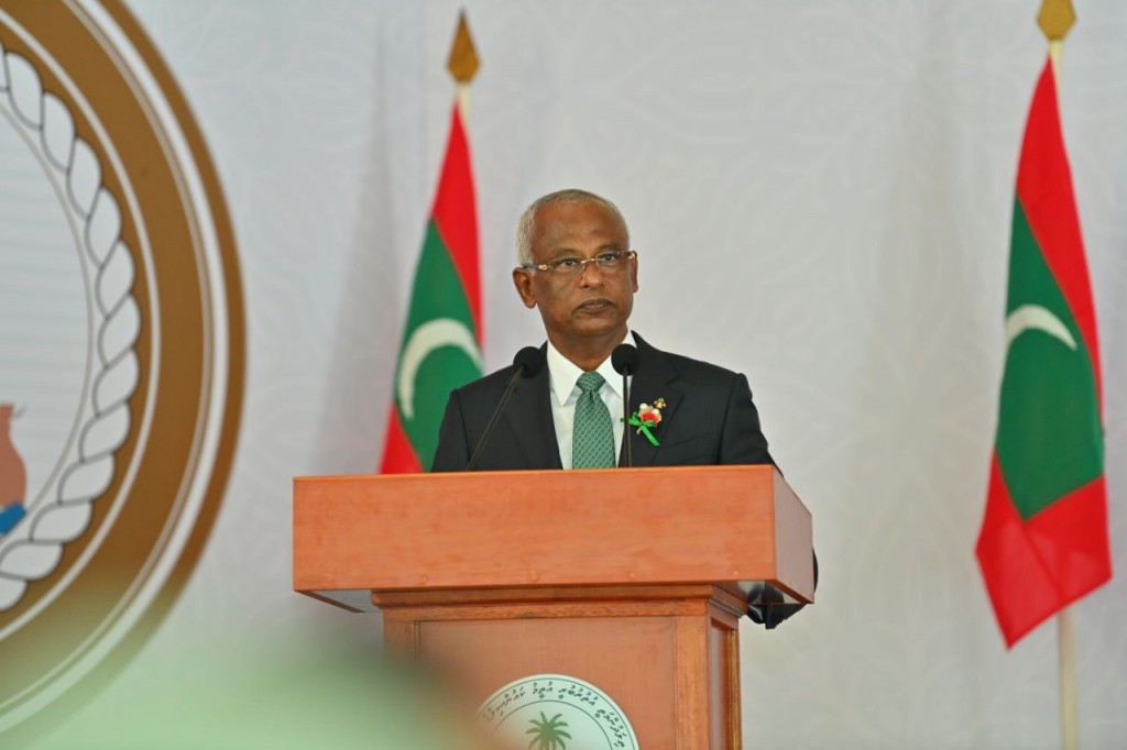 Boduthakurufaanakee Utheemun ufankuri enme aguhuri Jauhar, e'ee salaamathee baaruthakuge dhaaimee commander in chief: Raees
