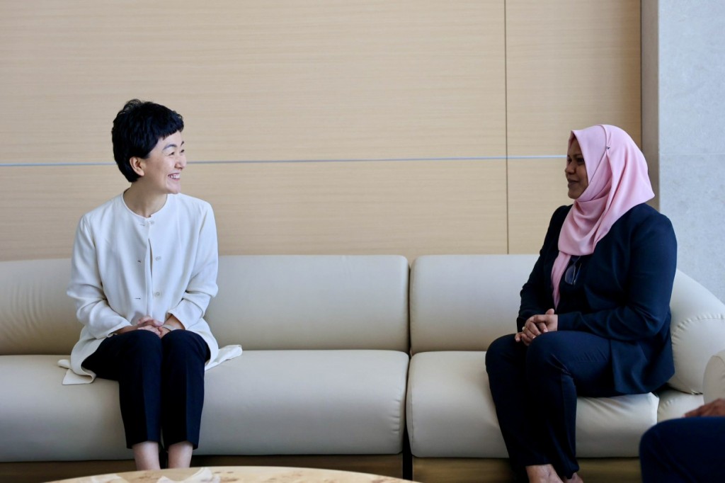 China ge communist party ge iss leadaraku Raajje vadaigenfi