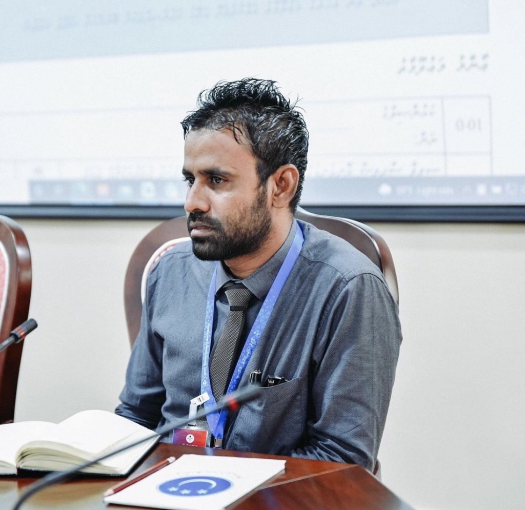 Aasandha kunfuneege director inge board ah member aku ayyan koffi