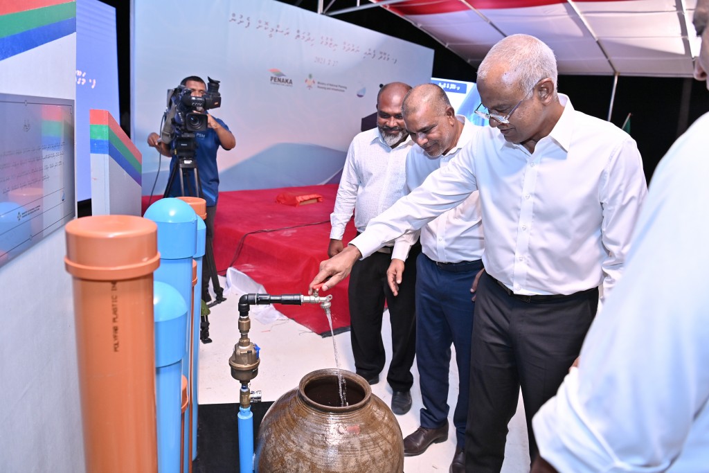 Photo: Raees, Magoodhu fenaai narudhamaa nizaam ifthithaahu kohdhevvun