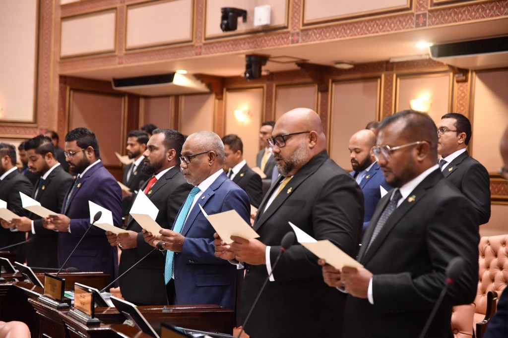 Photo: 20 vana Majlis ge members huvaa kurun