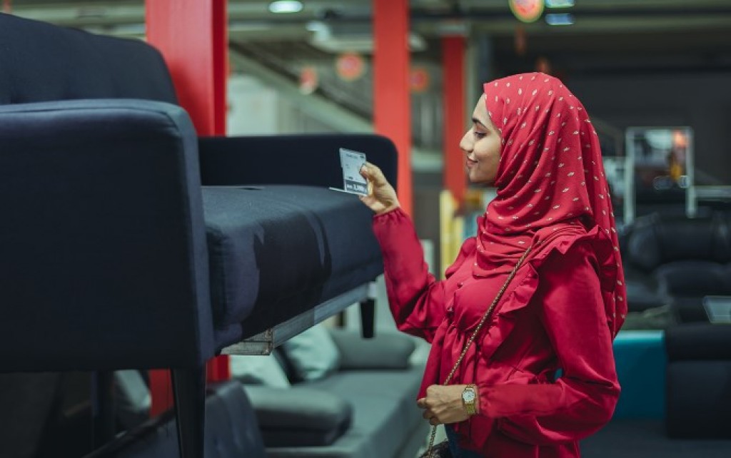 Credit card beynun kohgen raajjein beyruge muaamalaaiy kureveyne limit BML in 500 Dollar ah ithuru koffi