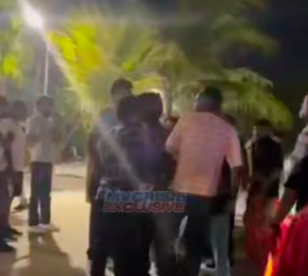 Artificial beach gai maaraamaree hingi bidheyseen deport kuranee