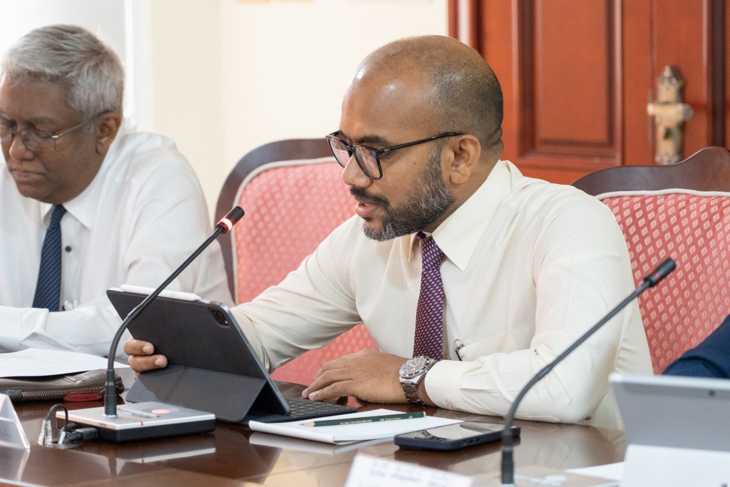 Aharegge thereygai 150 Million aai 300 million dollar dhekkeyne gaabilkan ebahuri: Finance