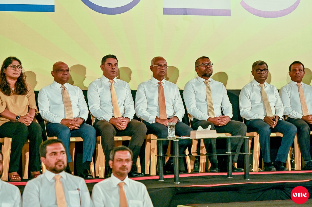 Manifesto ah mauloomaathu hoadhan 1000 eh'haa memberun kuriyah oiy 3 dhuvahu Raajjey gai dhathurukuraane: MDP