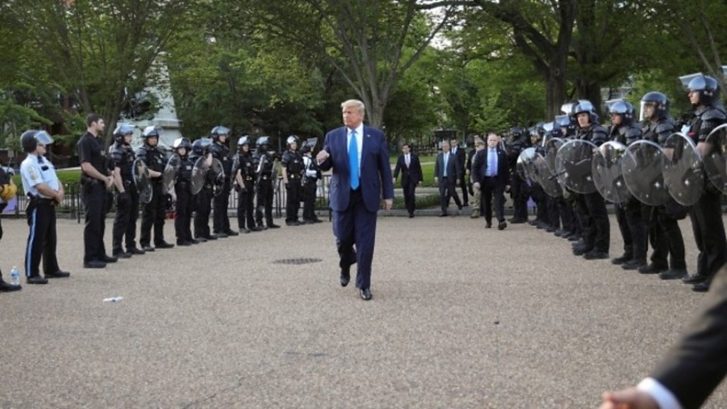 Trump threatens to send in army to end unrest