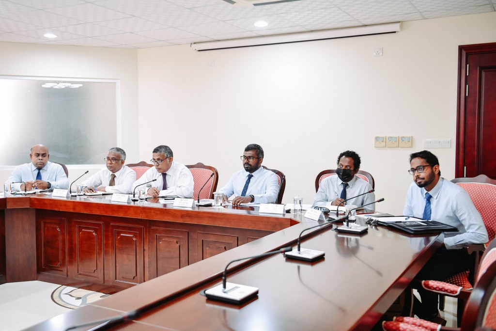 Hiyaa mashroouge dhashun alathu kaivenyah amaazu kohgen hedhi eh kotareege flat thah dhookuraane: Minister Aslam