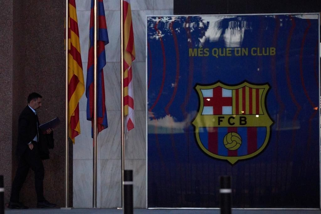 Barca inn referee inn gannan 1.6 million euro haradhu kurikamuge thuhumathu!