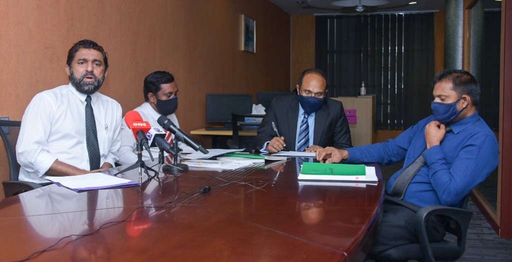 Adeeb geygai behettumakee ghairu gaanoonee luyeh, eii Yameen aa dhekolhah hekibas dhinumah dheefaivaa hadhiyaaeh: Vakeelun