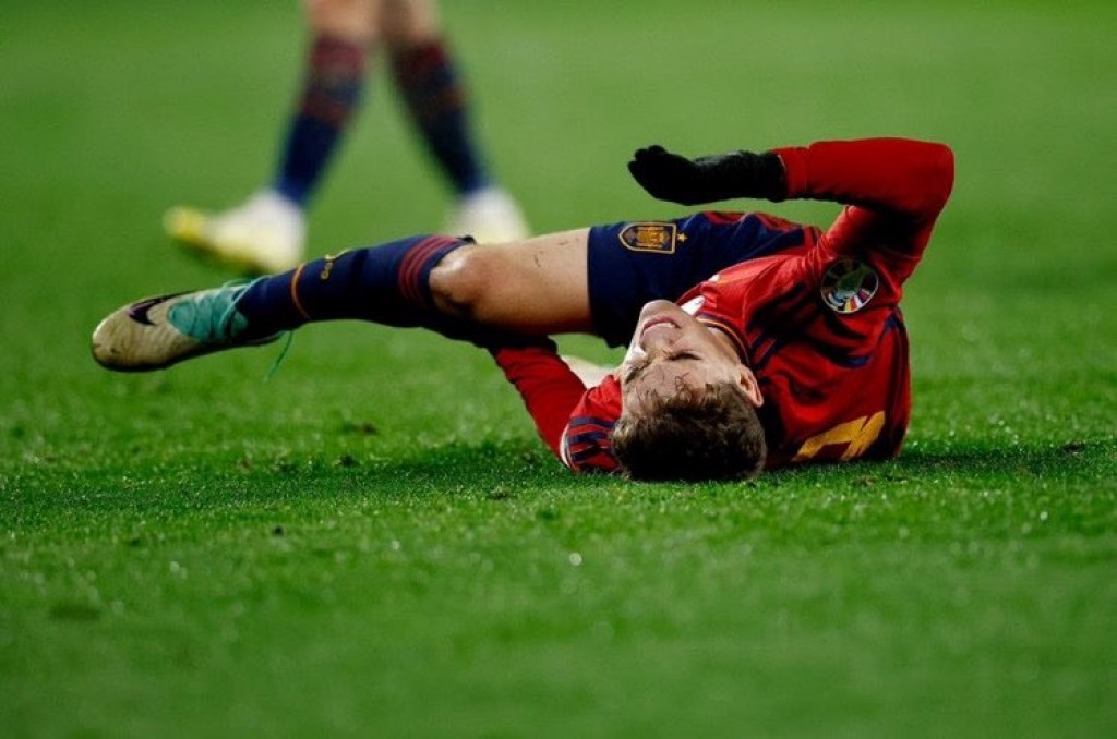 Spain molhuvi match gai Gavi ge kakulah serious aniyaa eh