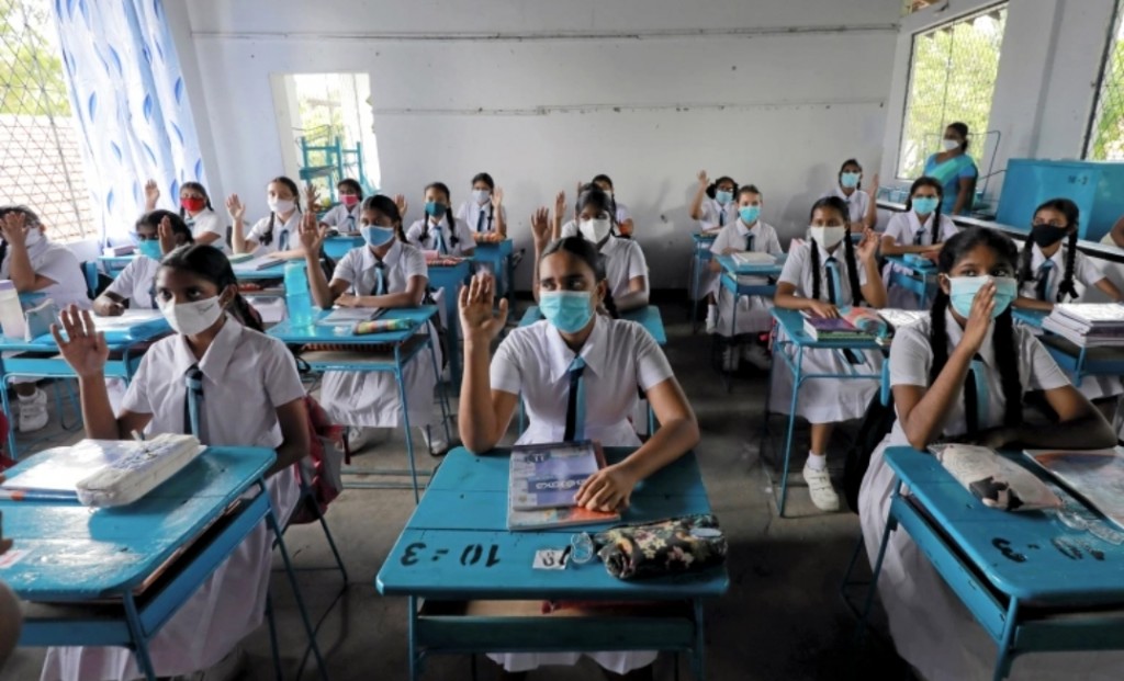 Imthihan karudhaas chaapu kuraaney karudhaahaai dheli ganeven nethigen Lanka ge school thakuge imthihaan cancel kohffi
