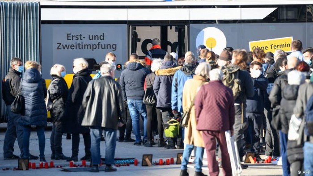 Germany debates compulsory vaccination as fourth COVID-19 wave rages