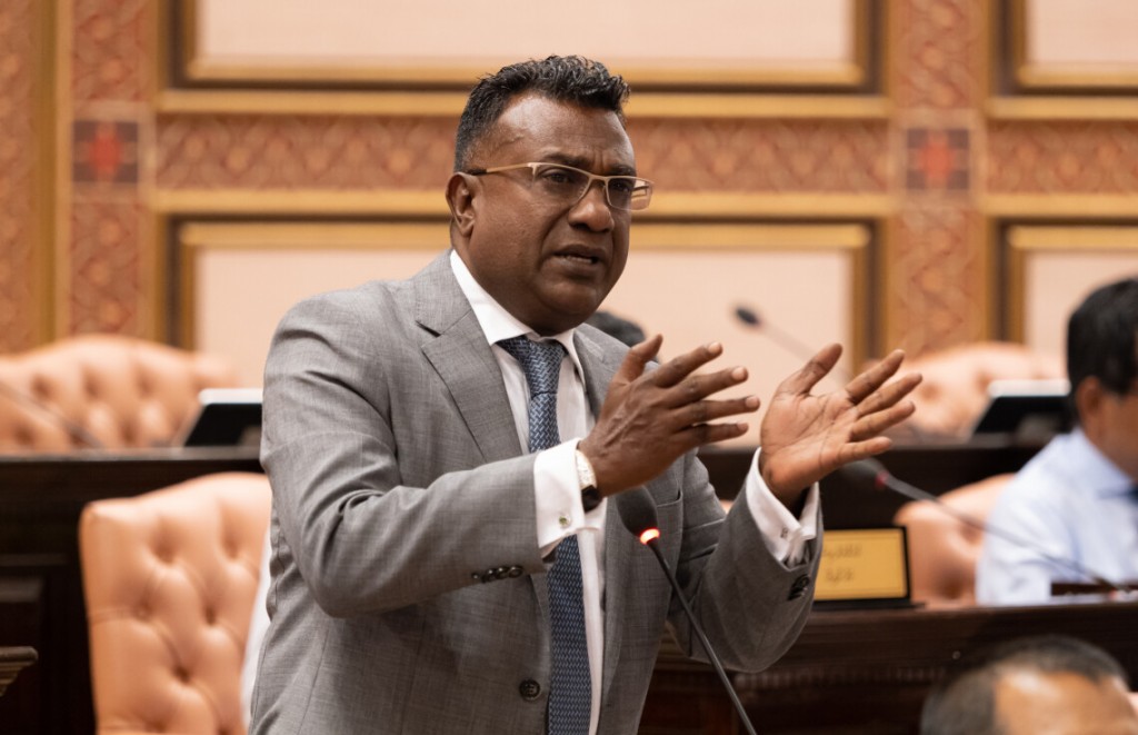 Jaabiru majilis raees ah: Alhugandah nudhee oiy11 Million dheyn Gasim ah dhannavaaladhee!