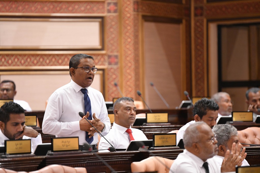Ameen ah hedhigoiy raees ah hadhan govaali massalaigai fiyavalhu alhan govaalai kulli massalaeh