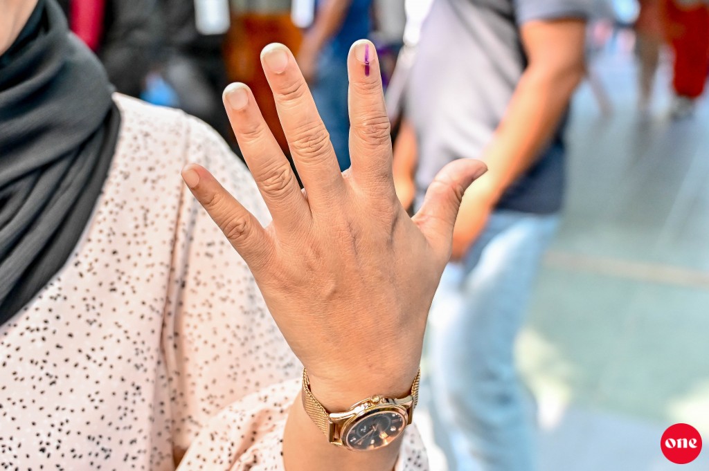 2 vana burugai vote lumun faahaga jahaanee va'athuge kashi ingiligai