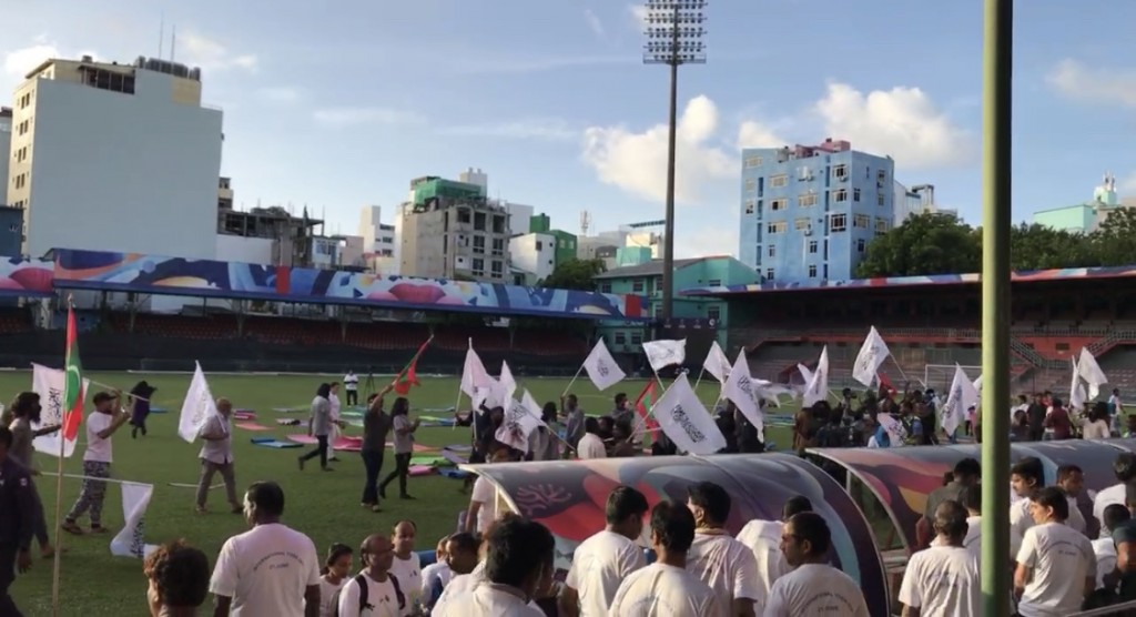 Yoga hamanujehun: Ithuru 3 meehaku hayyaru koffi