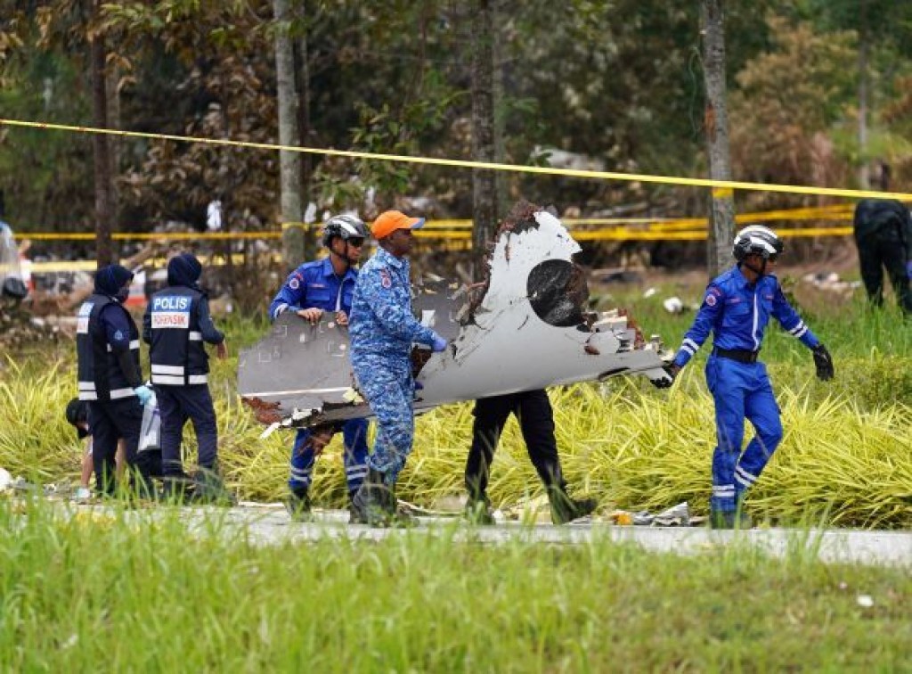 Malaysia gai Jet vehttunu naadhisa gai maruvi meehun dhenegathumuge masakkai adhives kuriyah