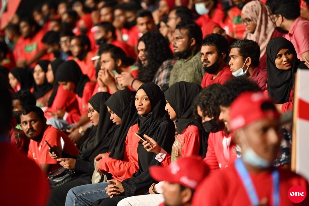 Dhan'dah 5000 ahvure gina supporter in, vagu ticket thakeh?