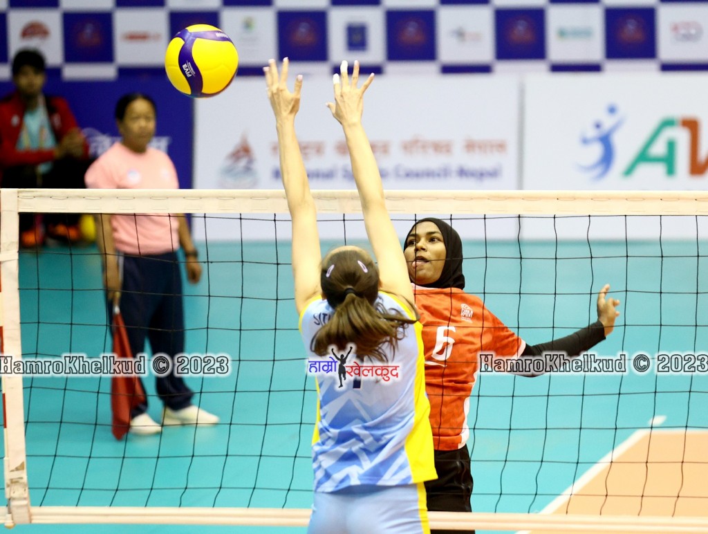 Raajjeyge furathama match gai Kazakhstan kairin seedhaa 3 set in balivejje