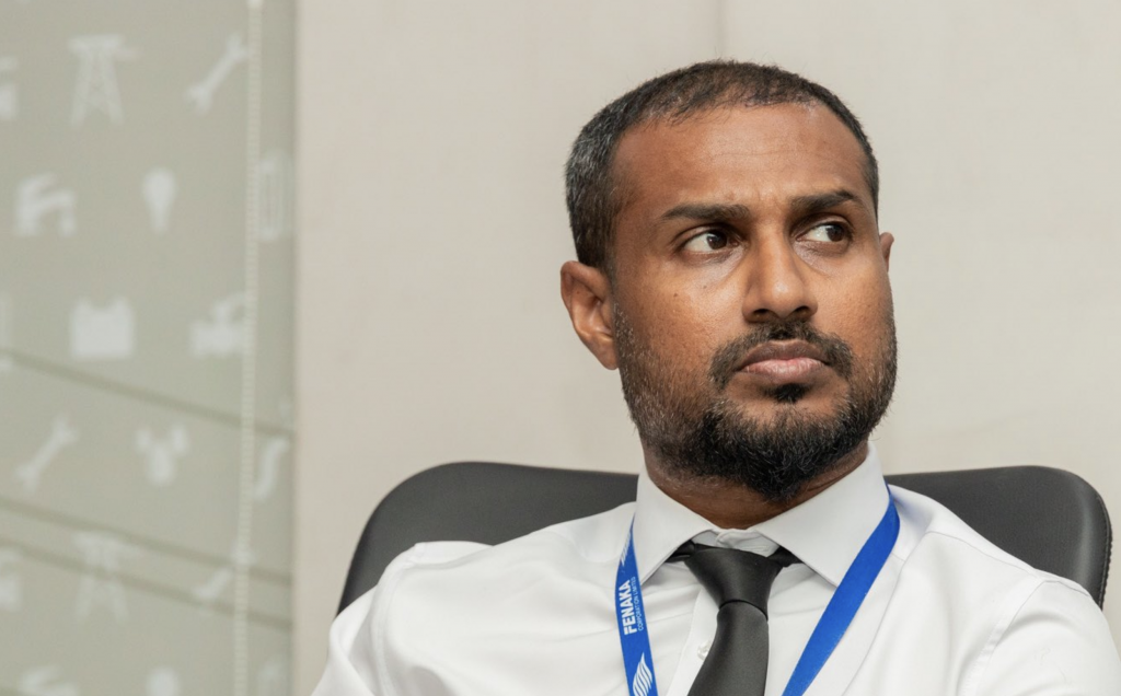 144 rashehge magu bahthithah huree gavaaidhaa hilaafah: Fenaka