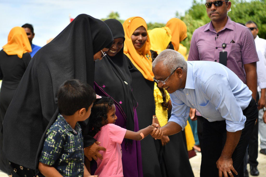 Kudakudhinaai anhenunah kurimathivaa jinsee goanaathakah haahsa iskameh dheegen hallu kuran jehey: Raees