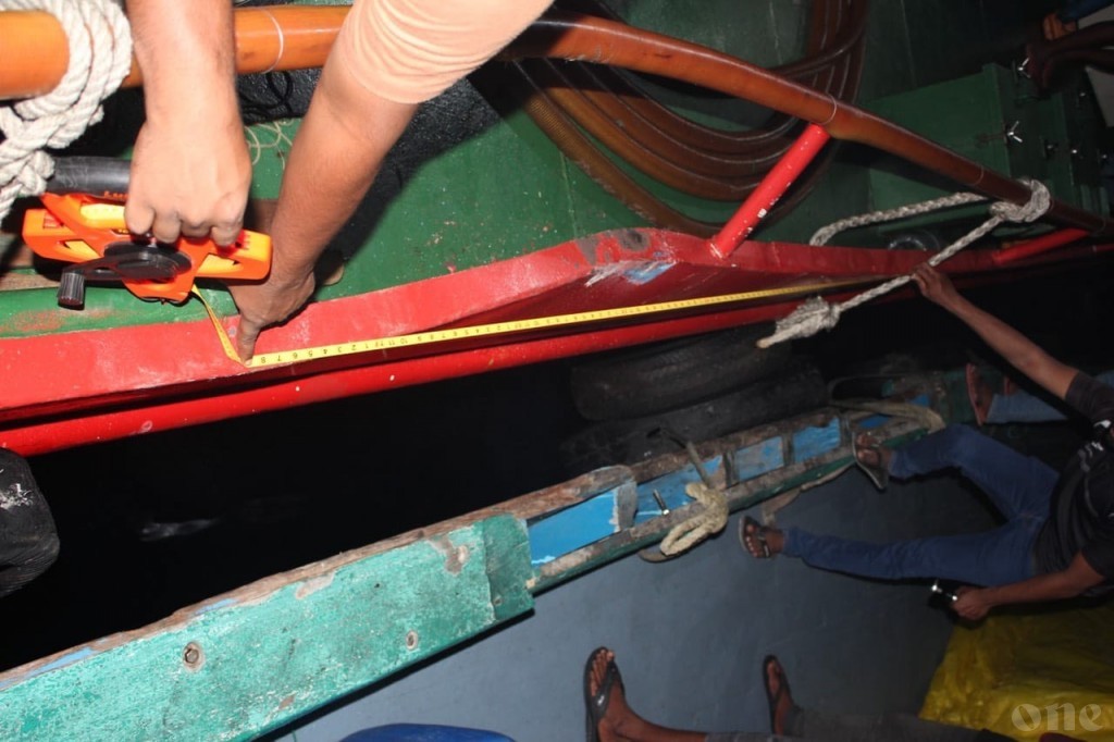 Cargo boat hits oil boat in Maafilaafushi