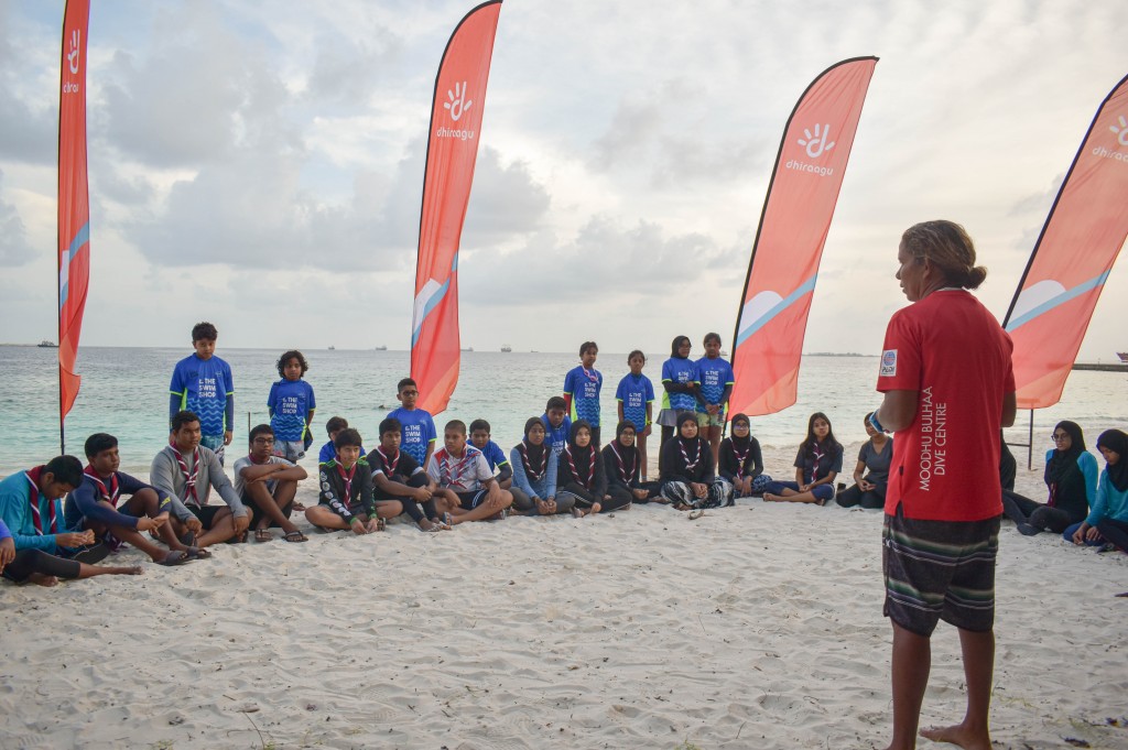 Dhuniyeyge kan'du thakuge dhuvas faahaga kurumah Dhiraagun snorkeling session eh baavvaifi