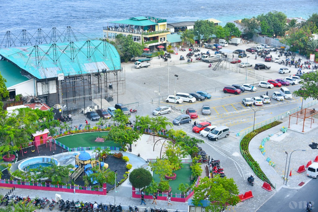 Carnival Sarahadhun ithuru 600 vehicle parking slot dhookuranee