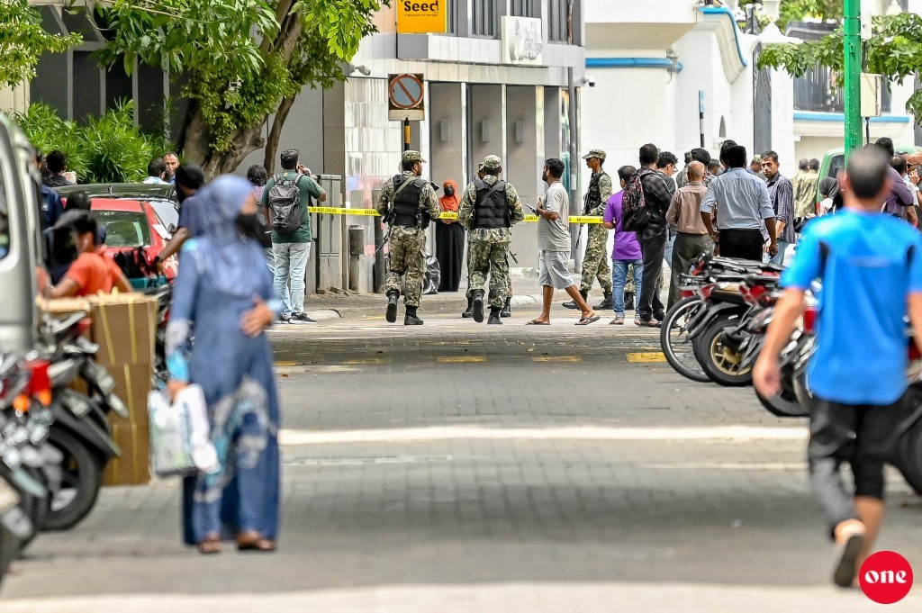 Ehjinsun gulhun hingi massalaigai sifainge meehaku suspend koffi