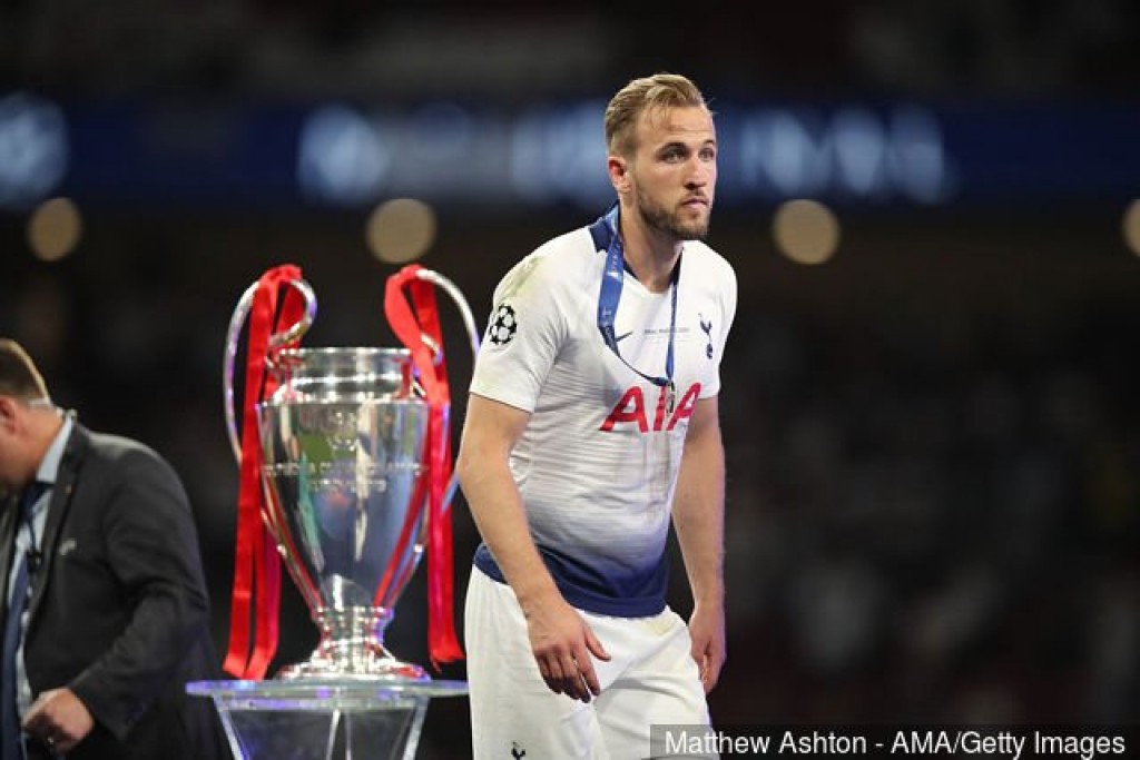 Thahteh nulibumuge maayoos kamaaeku Kane Tottenham dhookollaane kamuge ishaaraatheh