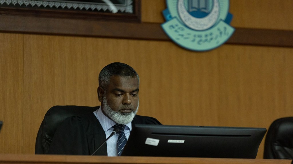 Emme fandiyaaraku innavaigen furathama faharah High Court gai adu ehumeh baavvaifi