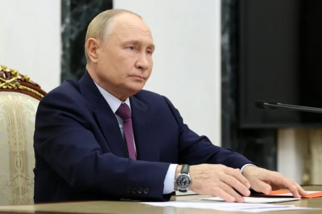 Adhuge dhuniye: Ukrainge hanguraamayaa gulhigen Russiage nuclear siyaasathah bodu badhaleh