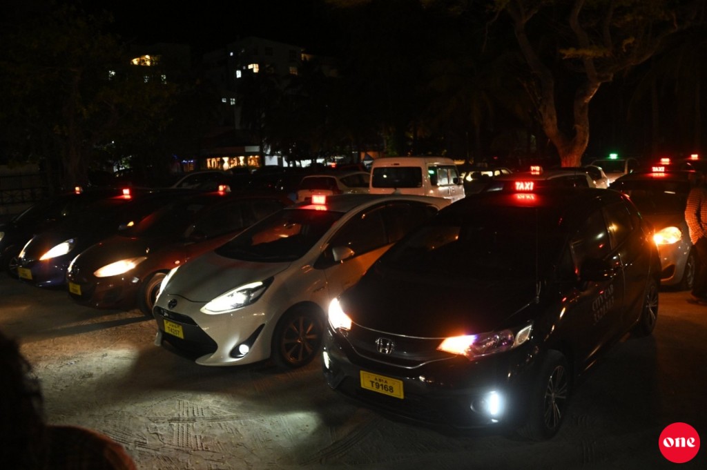 Transport in taxi dhathuru thakuge agu bodu kohfi