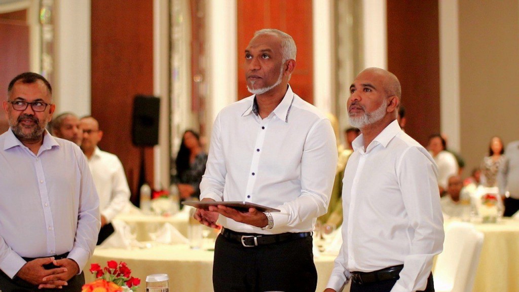 Raajjeyn beyrugai ulhey dhivehi kudhinah Dhivehi/ Islam kiyavaidhey programme ifuthithaahu koffi