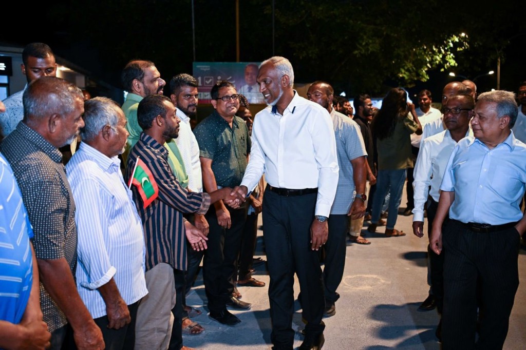 Eydhafushi tharaggee kuraanee urban center ehge gothugai, boahiyaavahi kamah isskann dheynan: Raees