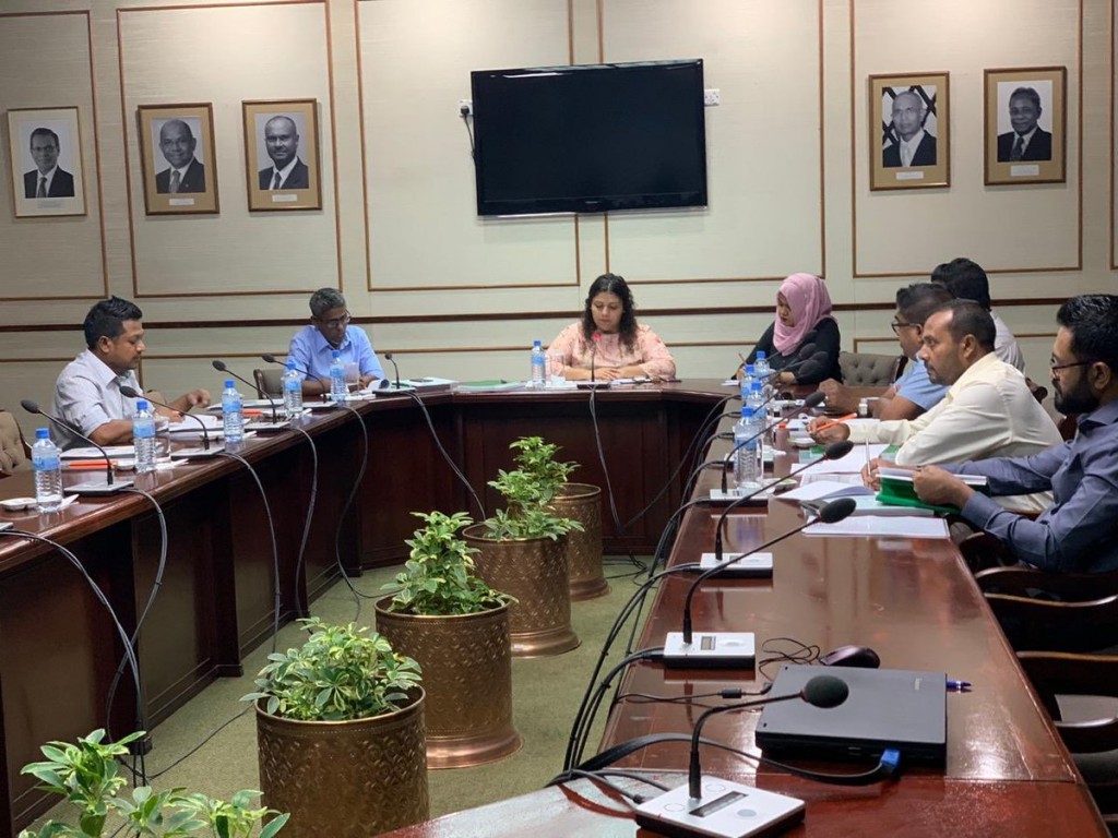 HRCM ah ayyanukurumah Raees fonuhvi nanthakah hiyaalu hushahelhumuge furusathu hulhuvaalaifi