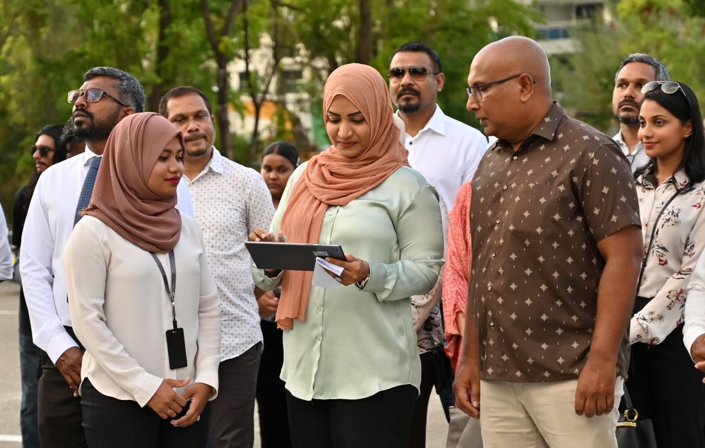 HDC in smart poll adhi smart bench ifthithaahukohffi