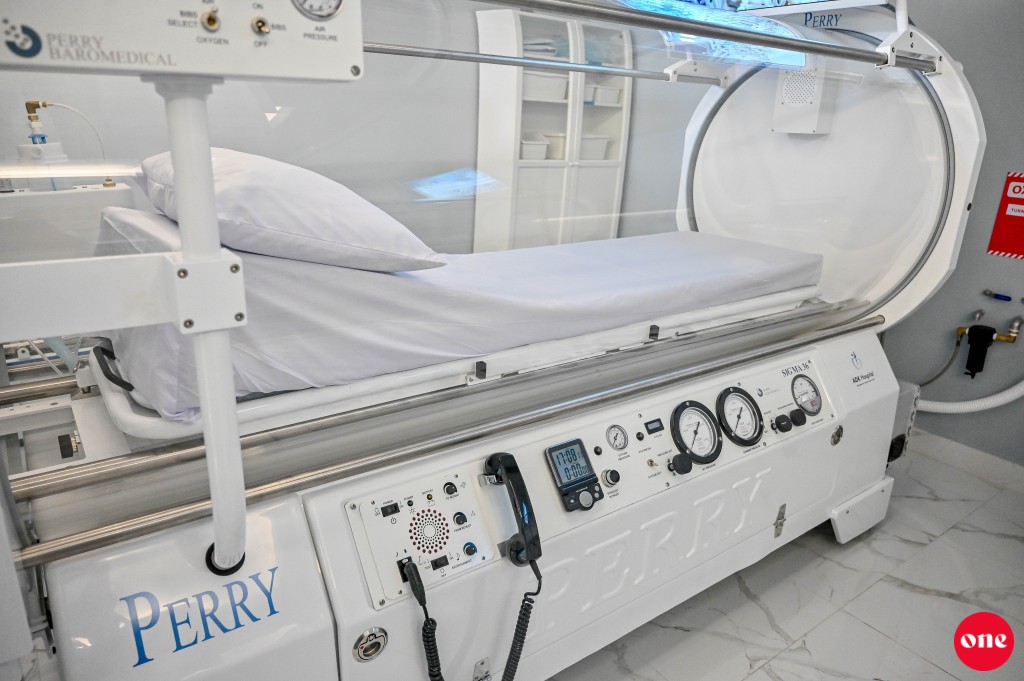 One Photo: ADK gai hyperbaric unit eh hulhuvun