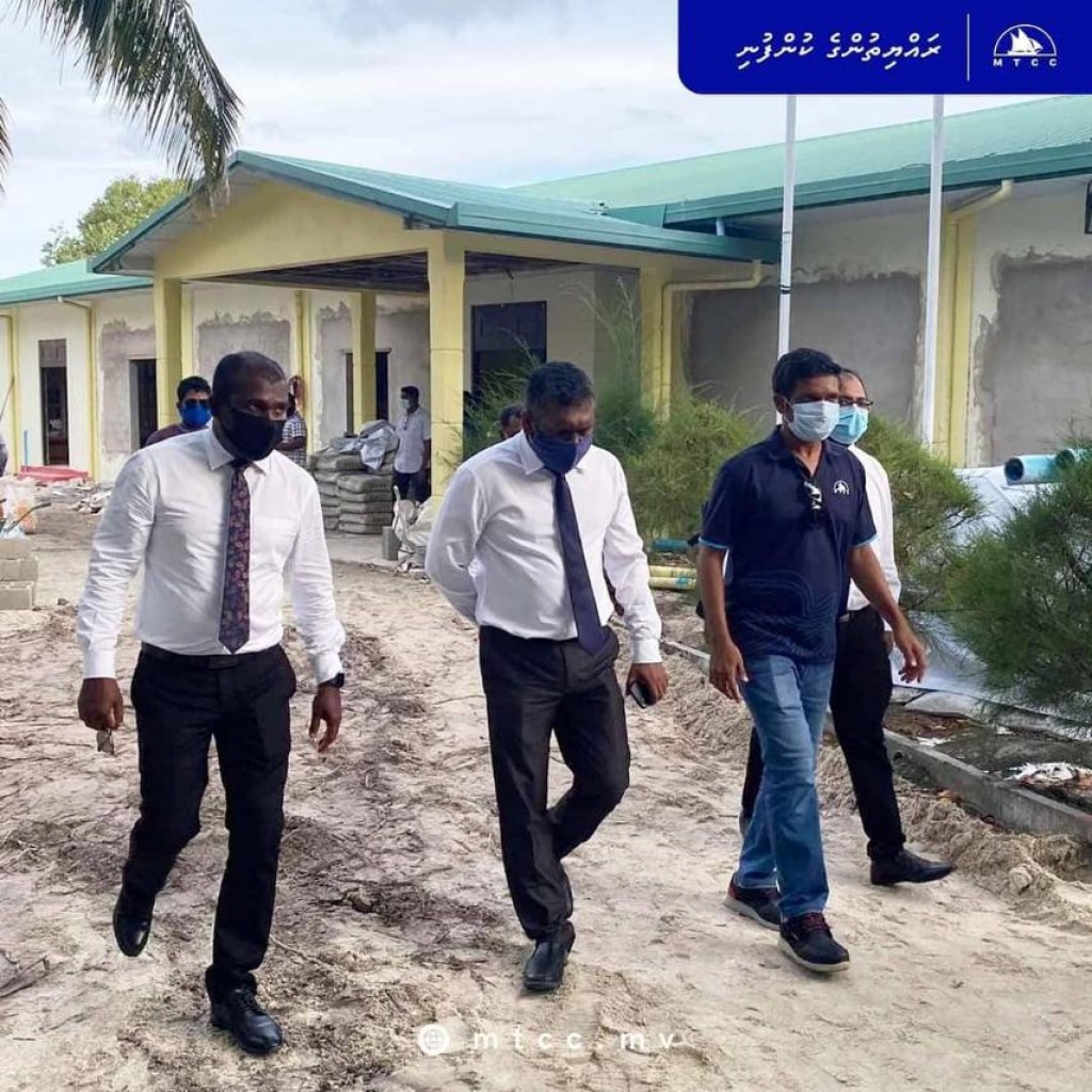 Thinadhoo gai hadhamun anna Covid Facility sarahahddhah Minister Fayyaz aai Mausoom ziyaarai kurahvvaifi