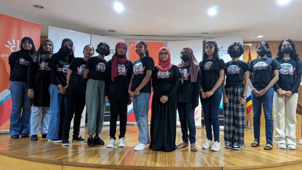 Dhiraagu aai Women in tech in kuriyah gendhiya ''girls in data