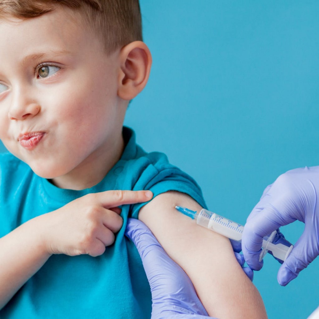 America gai umurun 5 aharun matheege kudhinnah Pfizer Vaccine dheyn fashanee