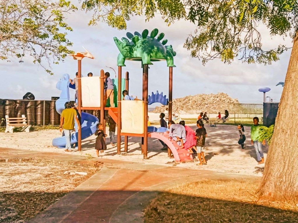 BML ge eheegai Fenfushi Pre School ge park tharaggee kohfi
